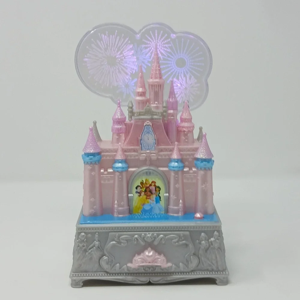 Disney Princess Wishes 100th Celebration Castle Light Up‎ Musical Jewelry Box